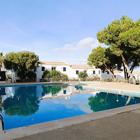 Apartamentos Sol Isla Arenal d'en Castell Exterior foto